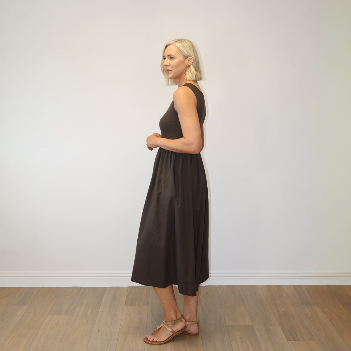 Amara Ribbed Dress (Brown)