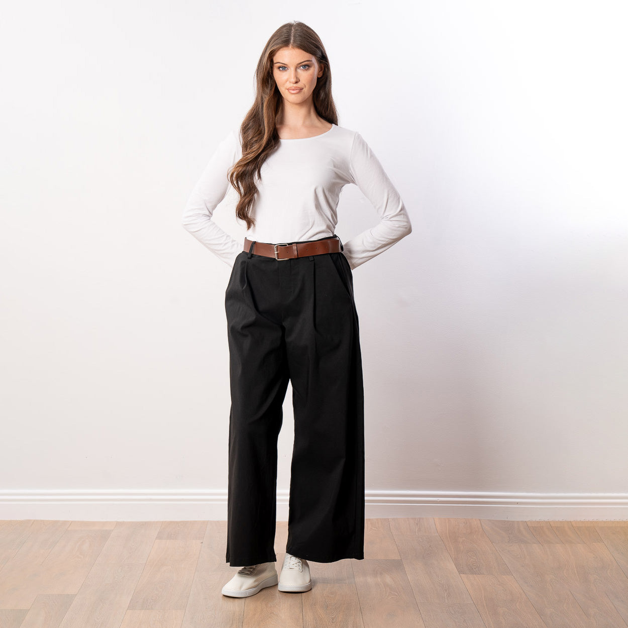 Nora Wide Leg Trousers (Black)