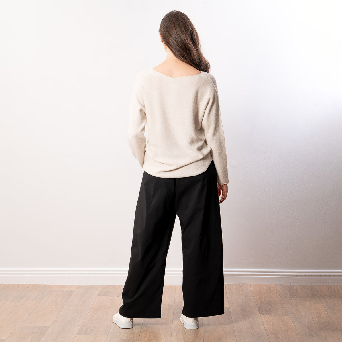 Kylie V Neck Jumper in cream – v neckline, long sleeves, image 7