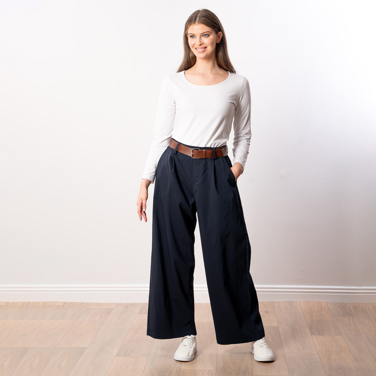 Nora Wide Leg Trousers (Navy)