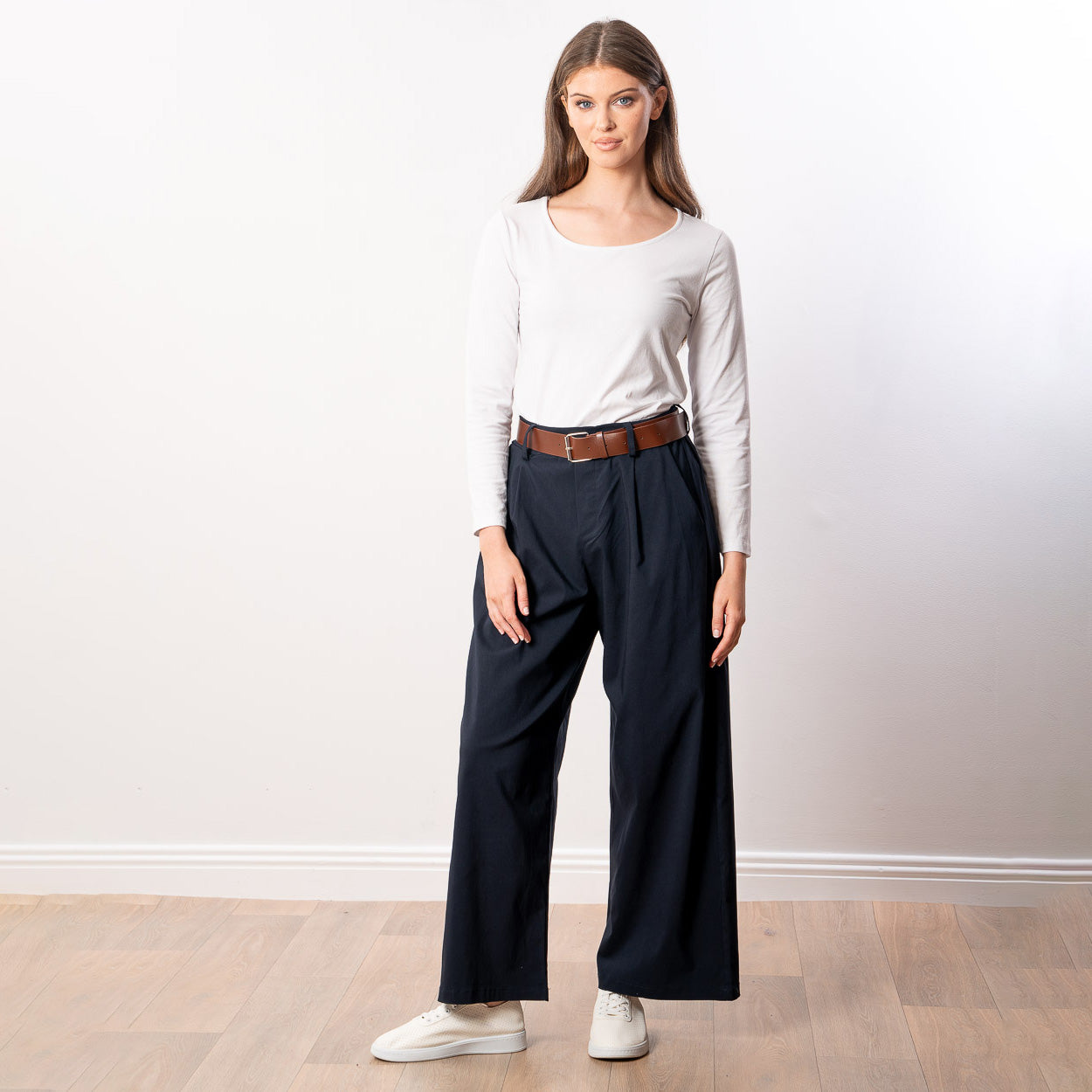 Nora Wide Leg Trousers (Navy)