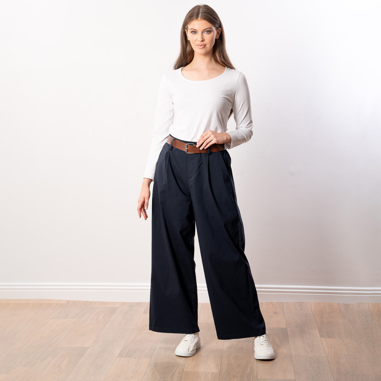 Nora Wide Leg Trousers (Navy)