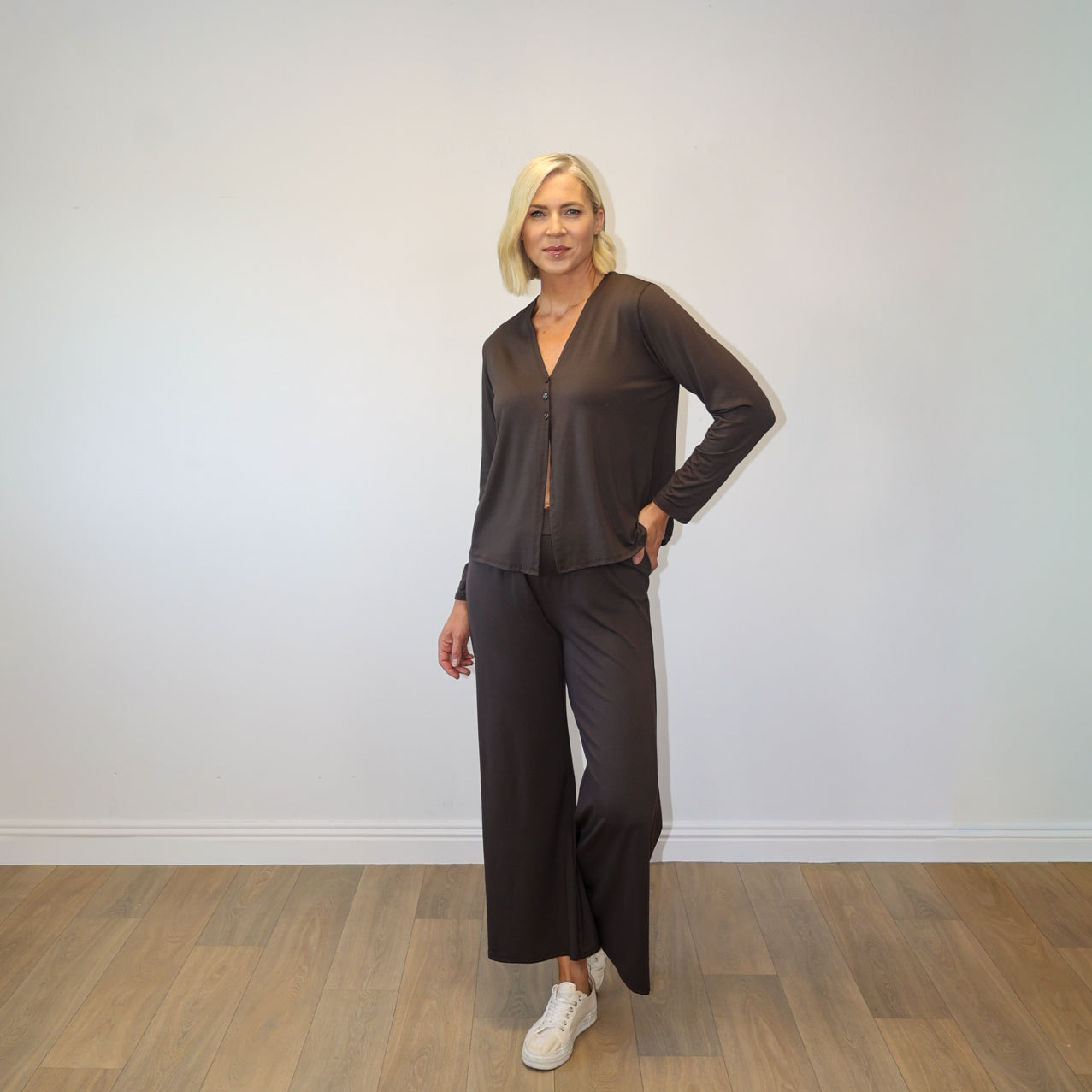 Elena V-Neck Set (Brown)
