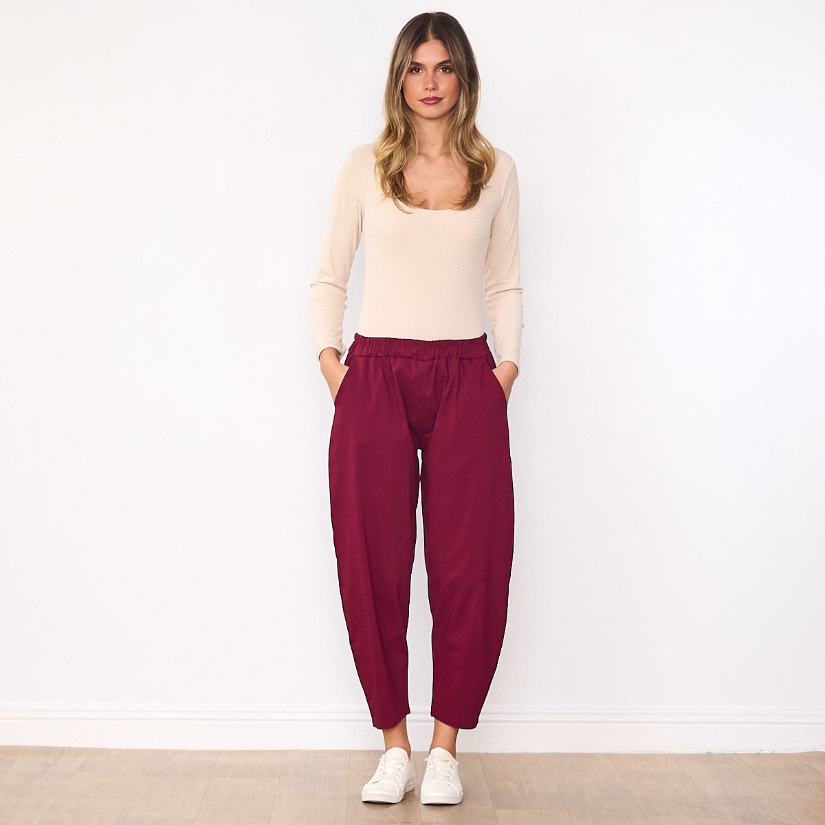 Elora Barrel Leg Trousers (Wine)