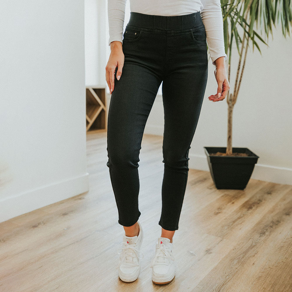 Lily Jeans (Black & Blue) for €60