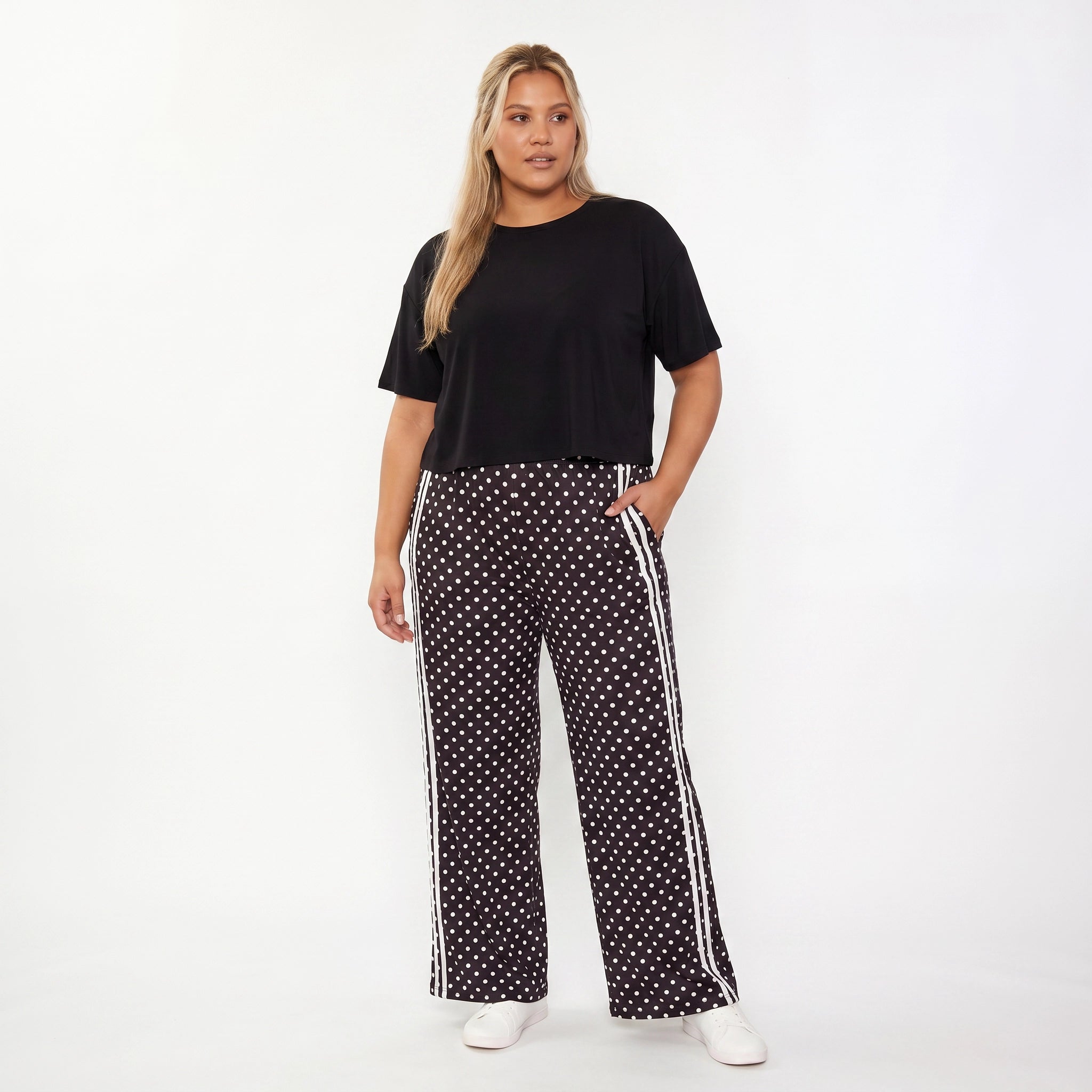 Sheena Co-Ord Black Polka Dot - Plus Size Eliza XXL - Front one hand in pocket