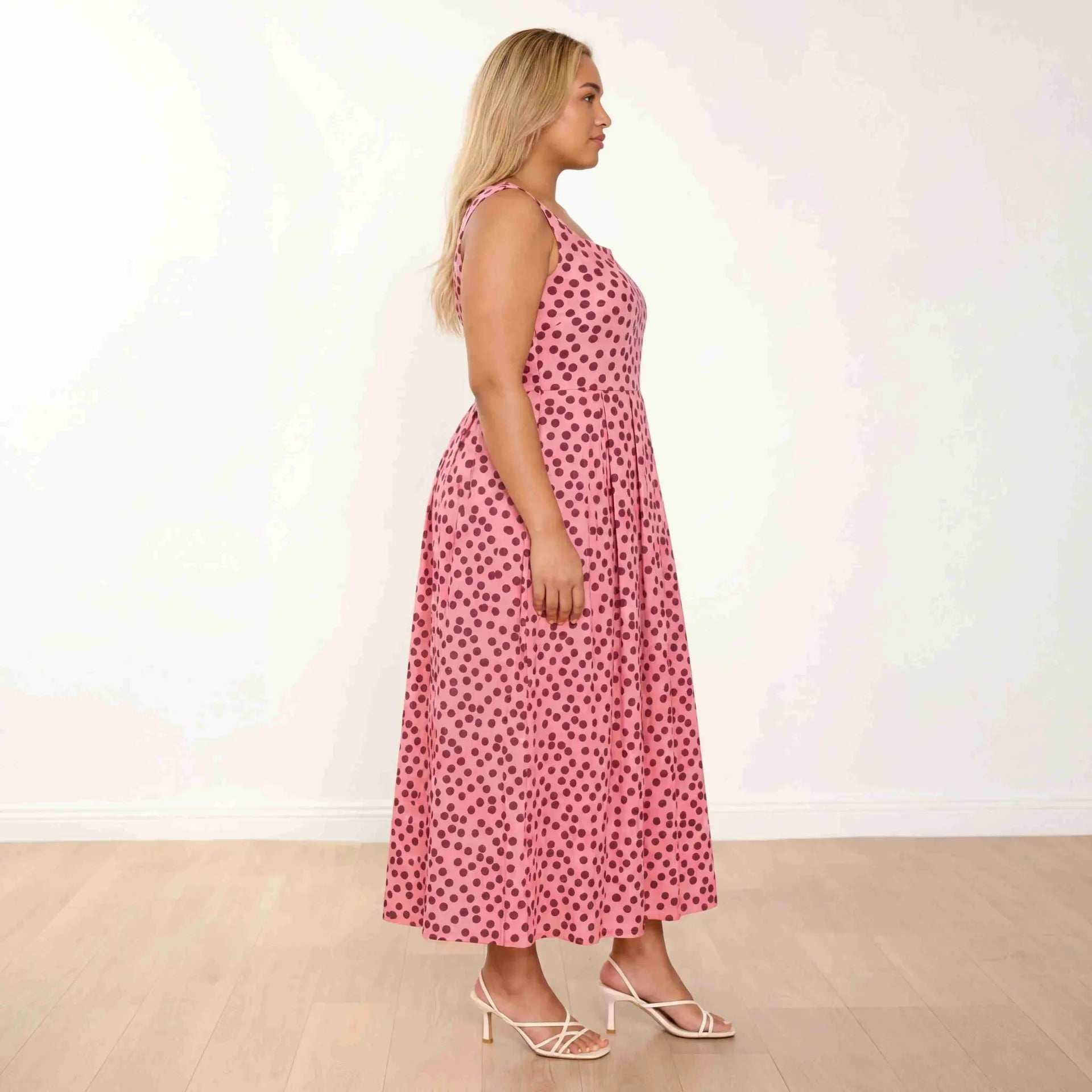 Maddie Dress Polka Dot - Plus Size XXL - Side profile