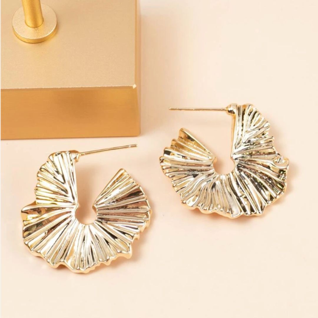 Leaf Hoop Earring (Gold)