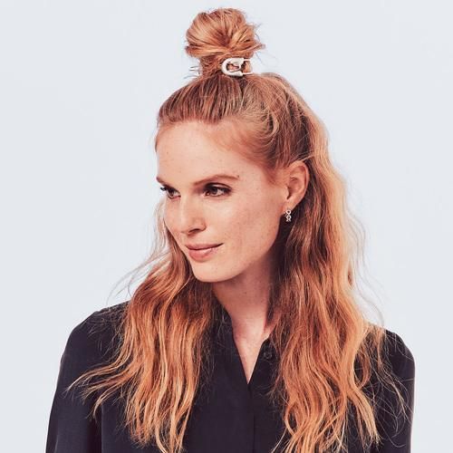 Clara Messy Bun Hair (Silver)