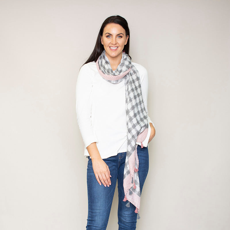 Pia Scarf Tassel (Pink)