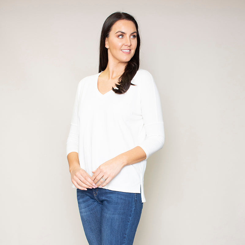 Perry Relaxed Fit V Neck (Vanilla)
