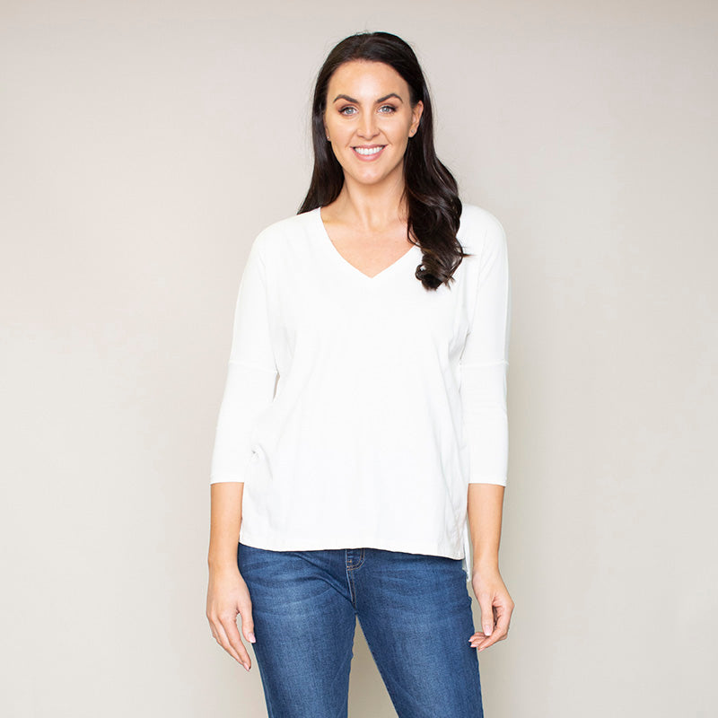 Perry Relaxed Fit V Neck (Vanilla)