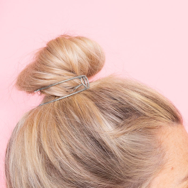 Clara Messy Bun Hair (Silver)