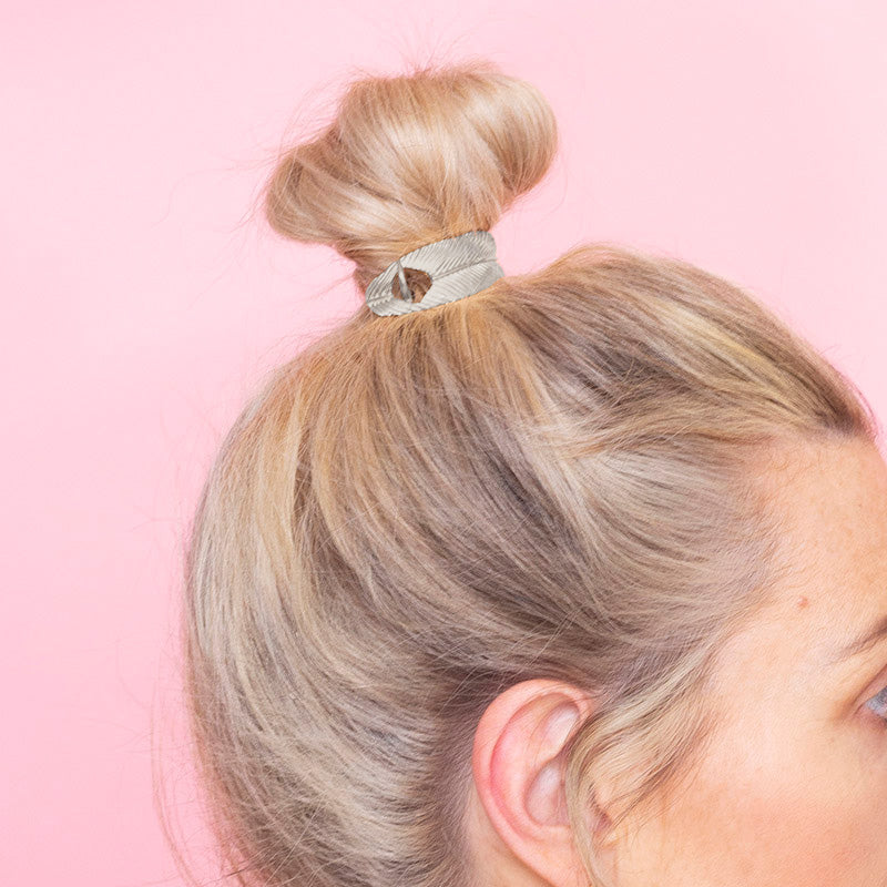 Lauren Feathered Messy Bun (Silver)