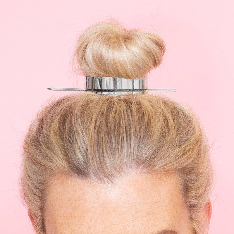 Lea Messy Bun Hair (Silver)