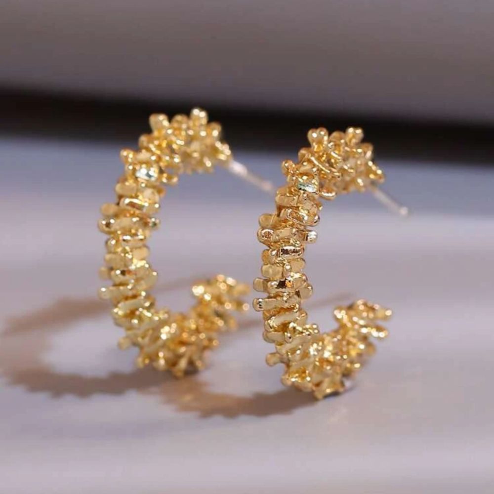 Open Hoop Earrings (Gold)