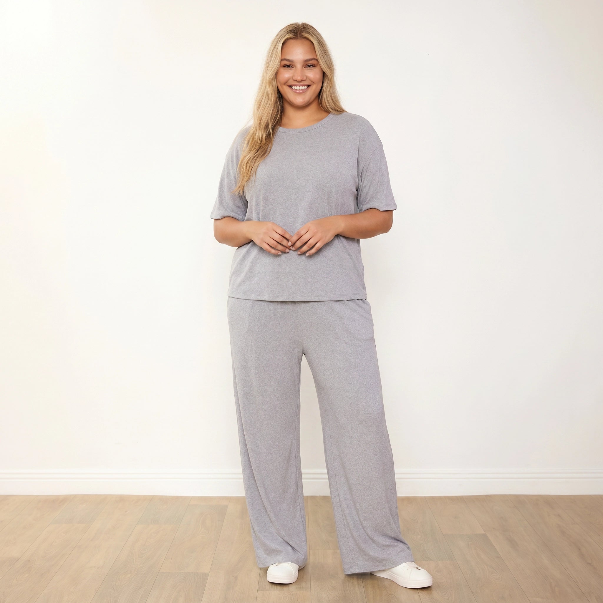 Sally Co-Ord Dove Grey - Plus Size Model XXL - Side profile