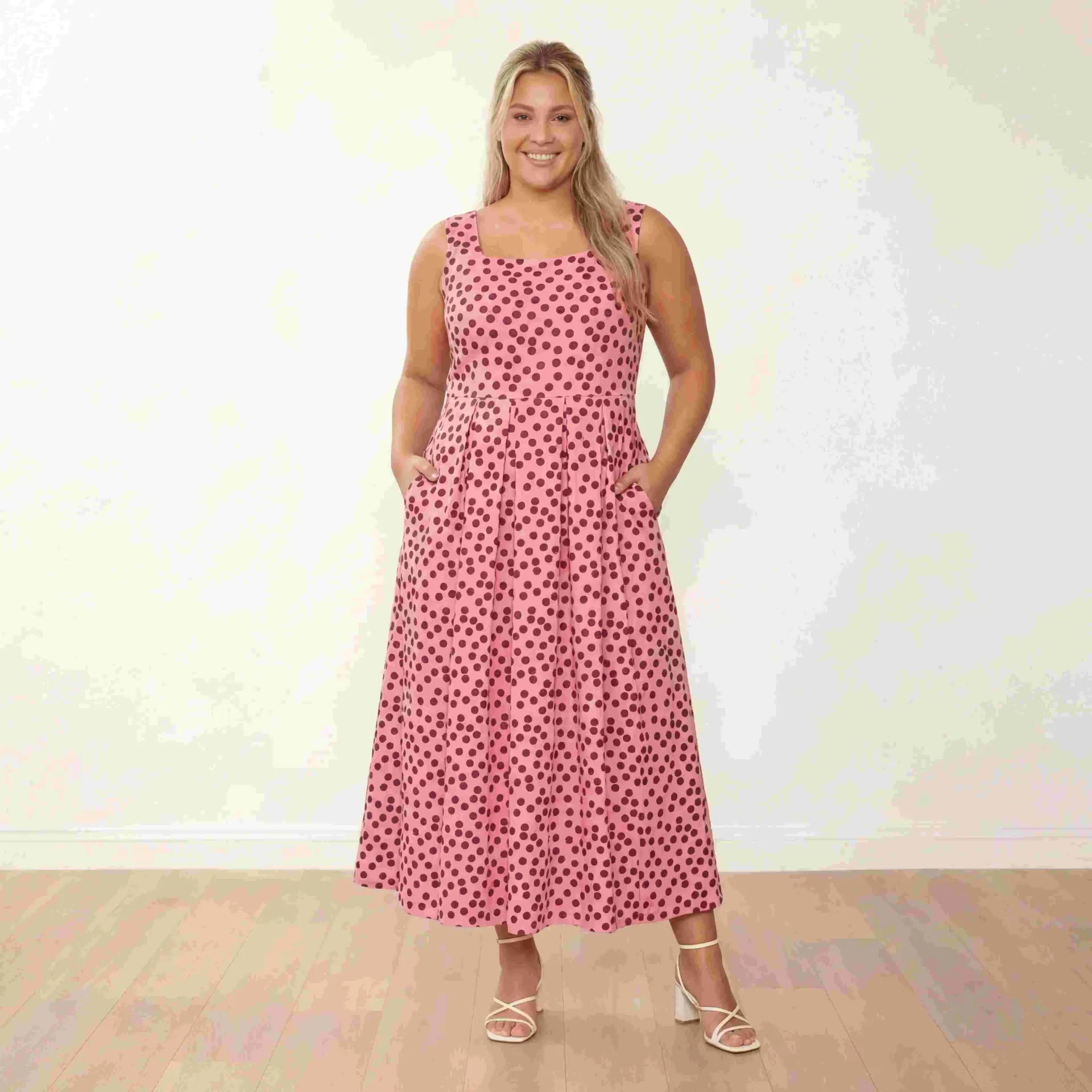 Maddie Dress Polka Dot - Plus Size XXL - Front hands in pockets