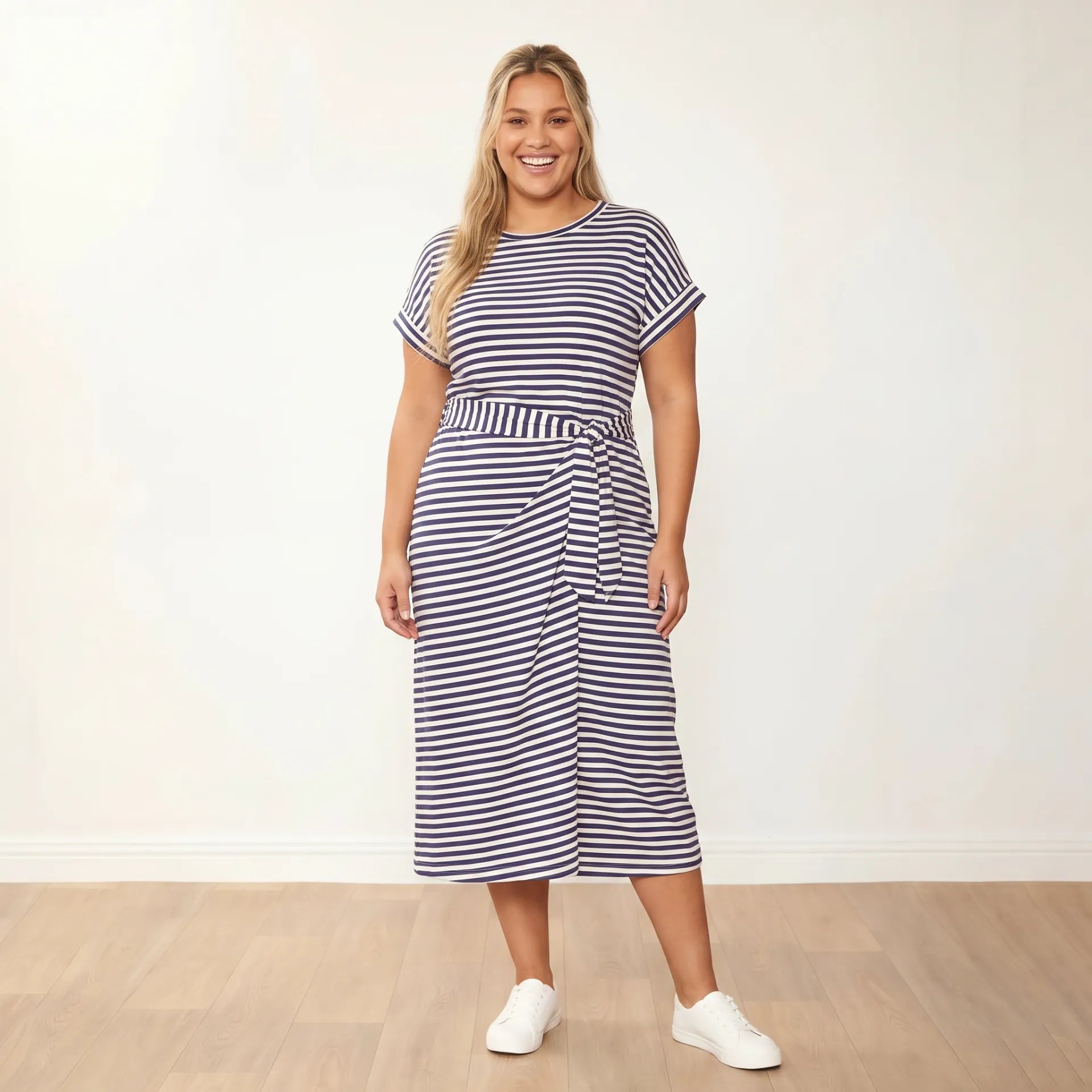 Lenny Dress Blue Stripe - Plus Size XXL - Front big smile