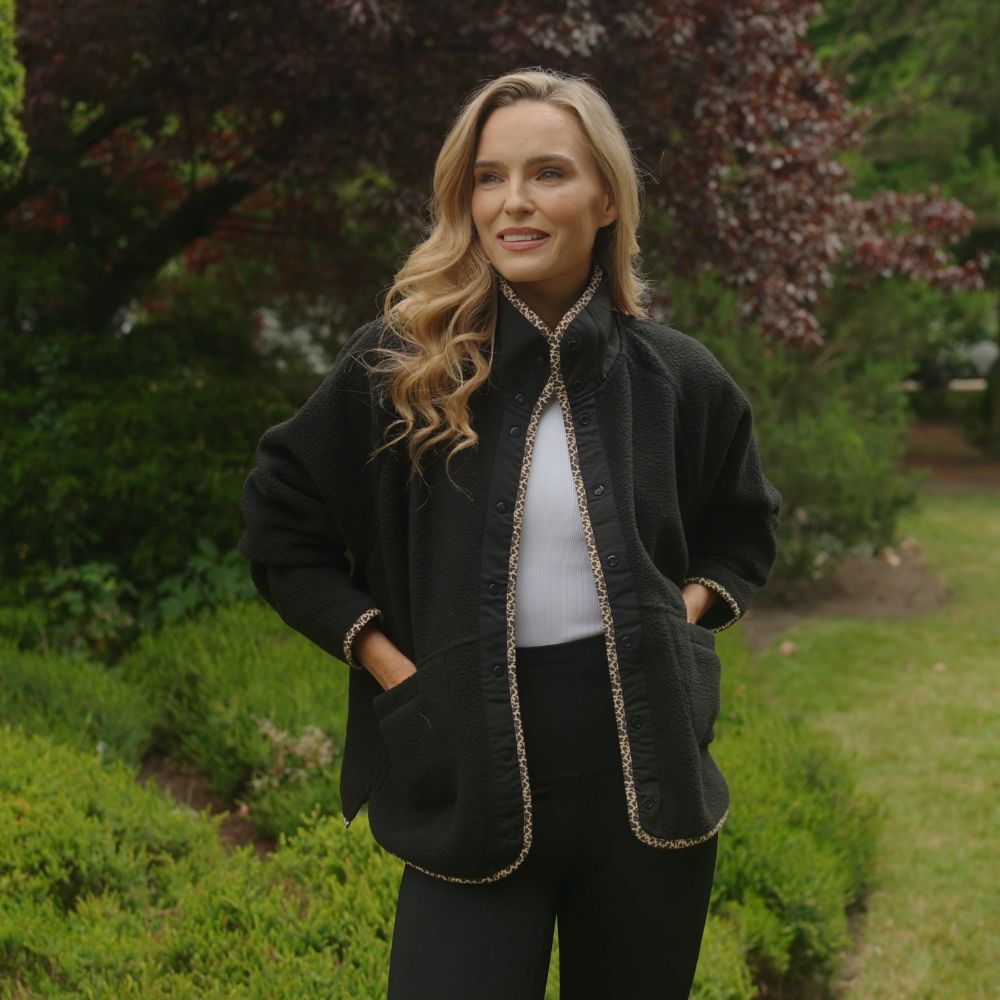 Molly Fleece Jacket (Black/Leopard Trim) & Alexa Leggings for €78.00
