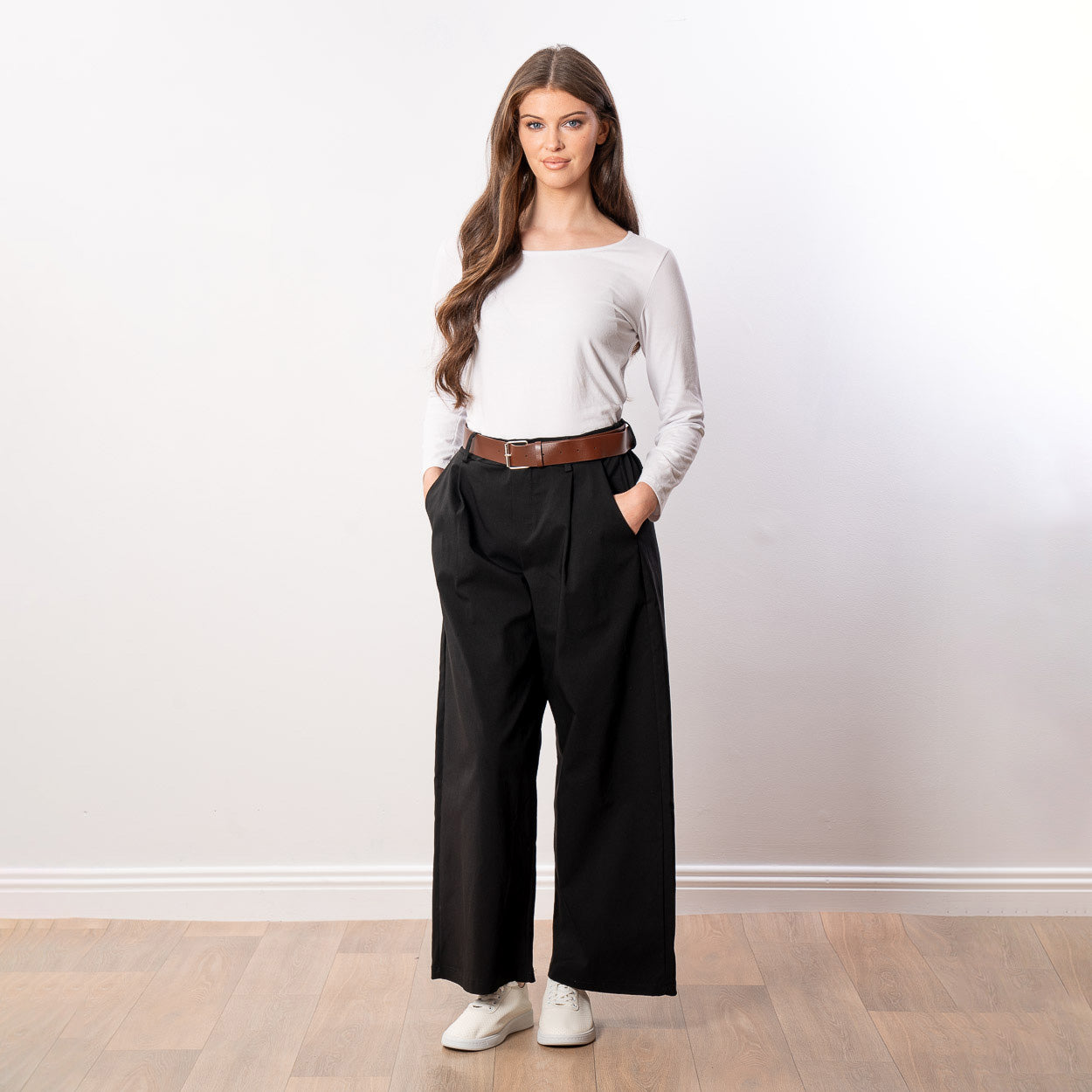 Nora Wide Leg Trousers (Black)