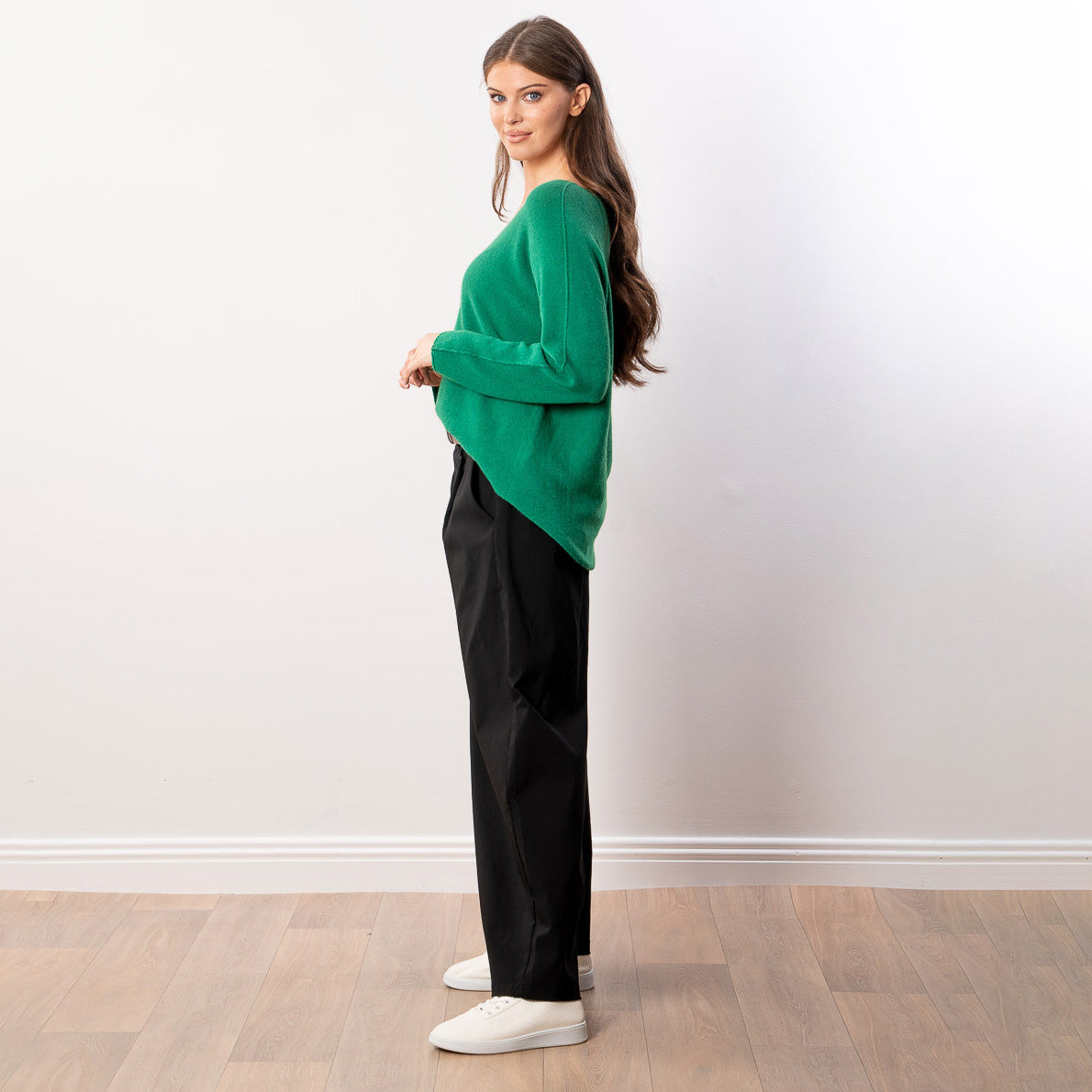 Kylie V Neck Jumper in green – v neckline, long sleeves, image 5
