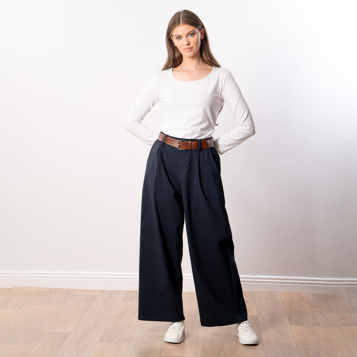Nora Wide Leg Trousers (Navy)