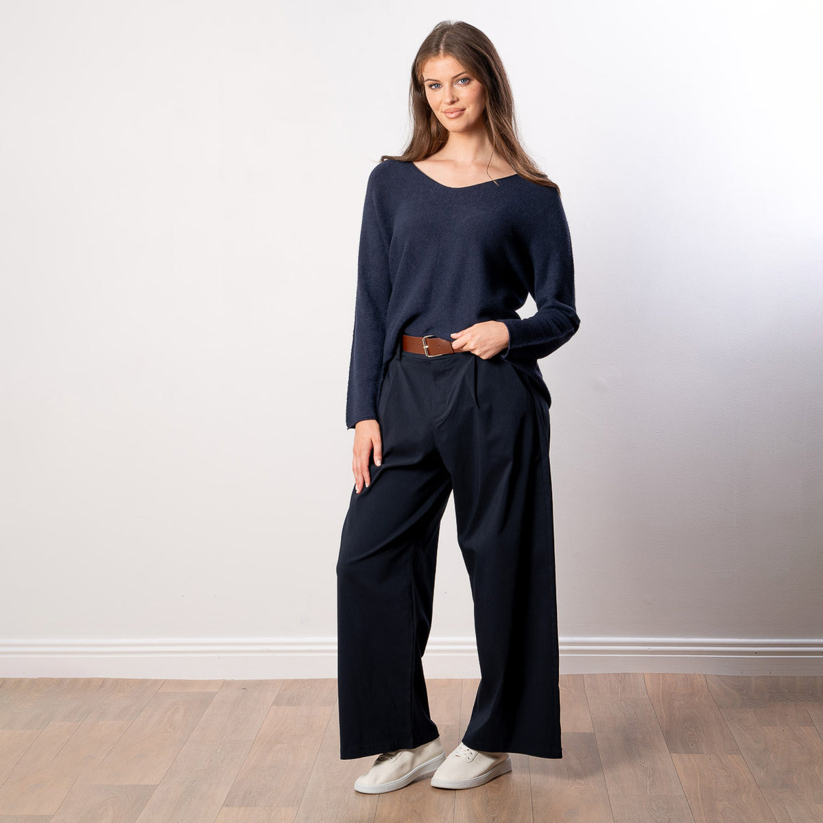 Kylie V Neck Jumper (Navy)