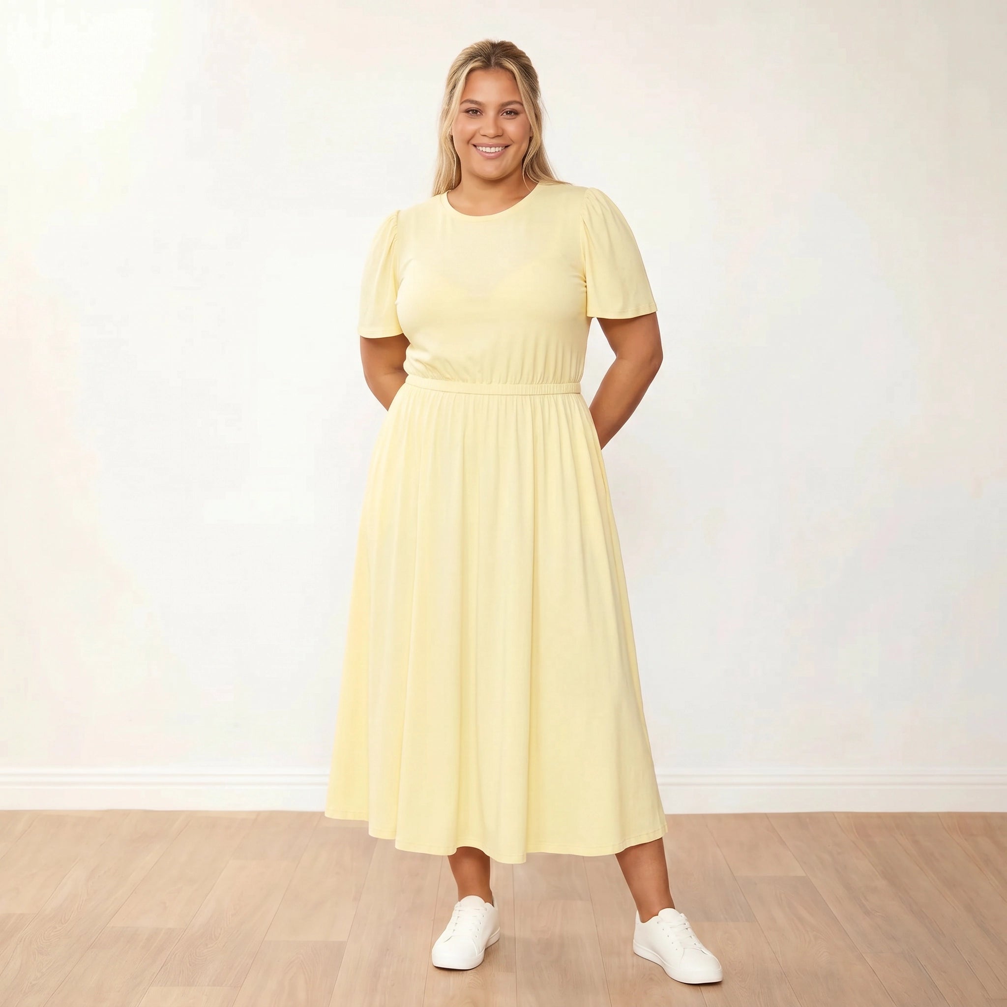 Eilish Dress Lemon - Plus Size XXL - Hands Behind Back