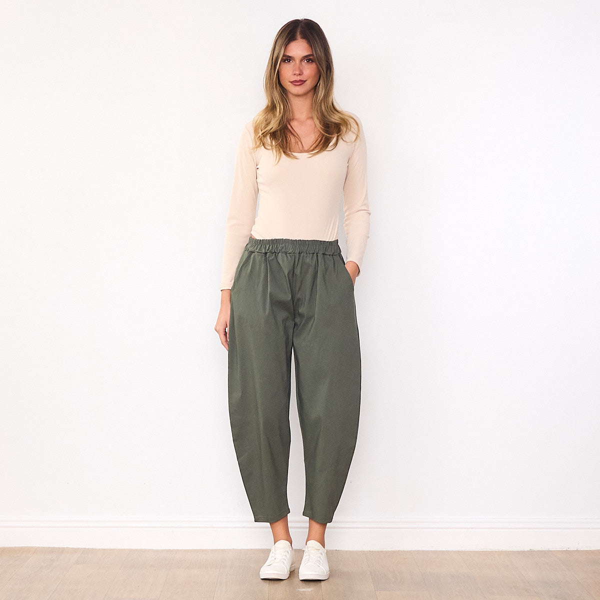 Elora Barrel Leg Trousers (Khaki)