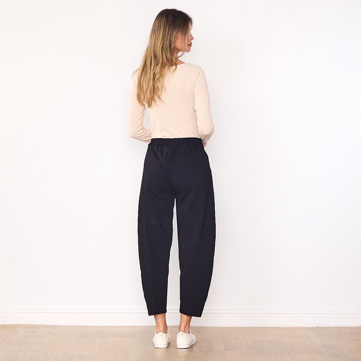 Elora Barrel Leg Trousers (Navy)