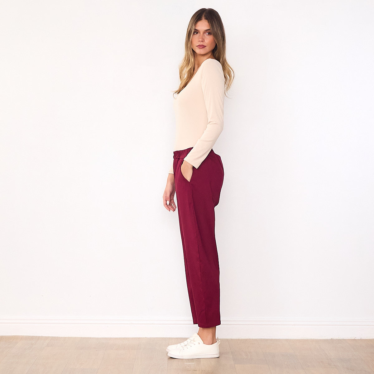 Elora Barrel Leg Trousers (Wine)