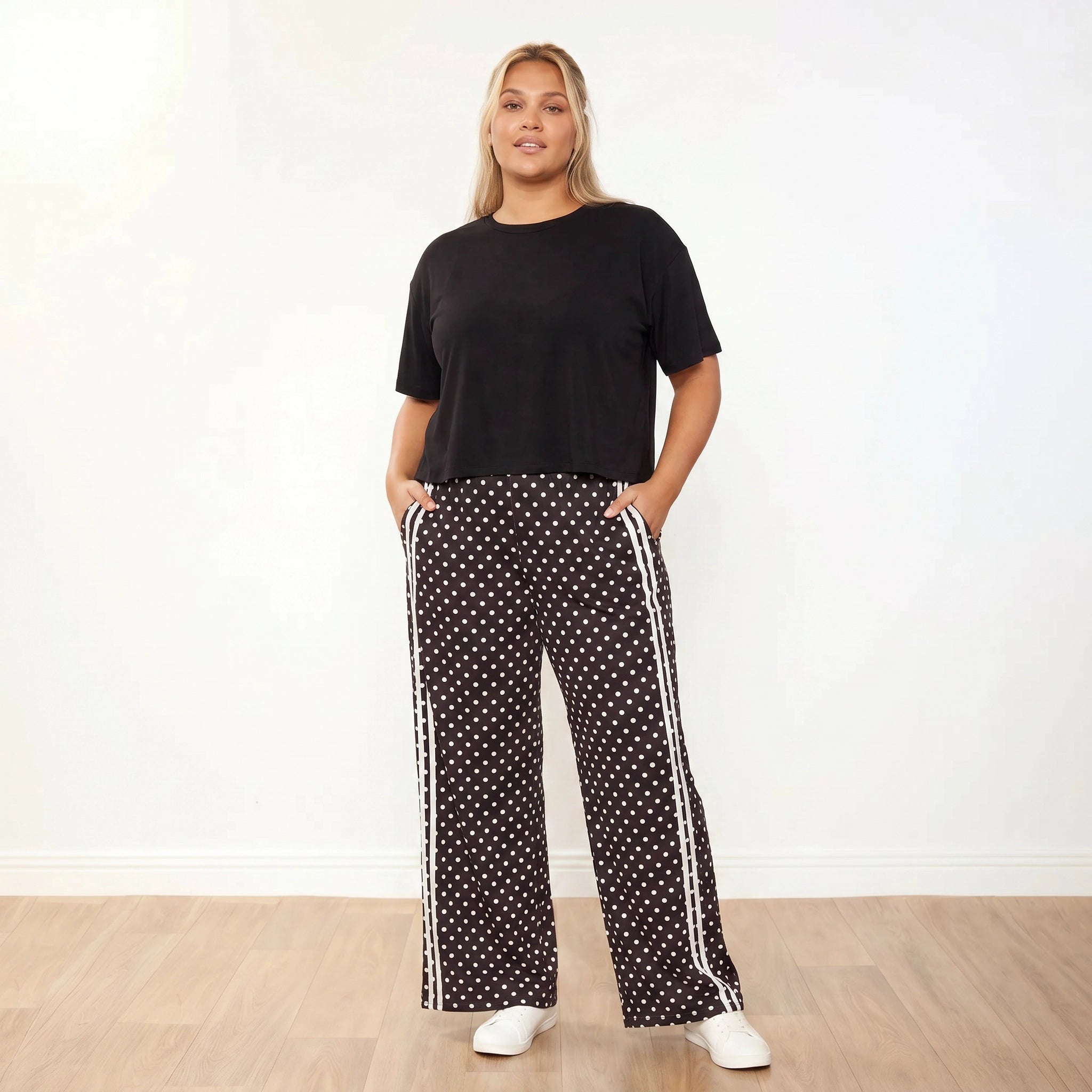 Sheena Co-Ord Black Polka Dot - Plus Size Eliza XXL - Front slight turn