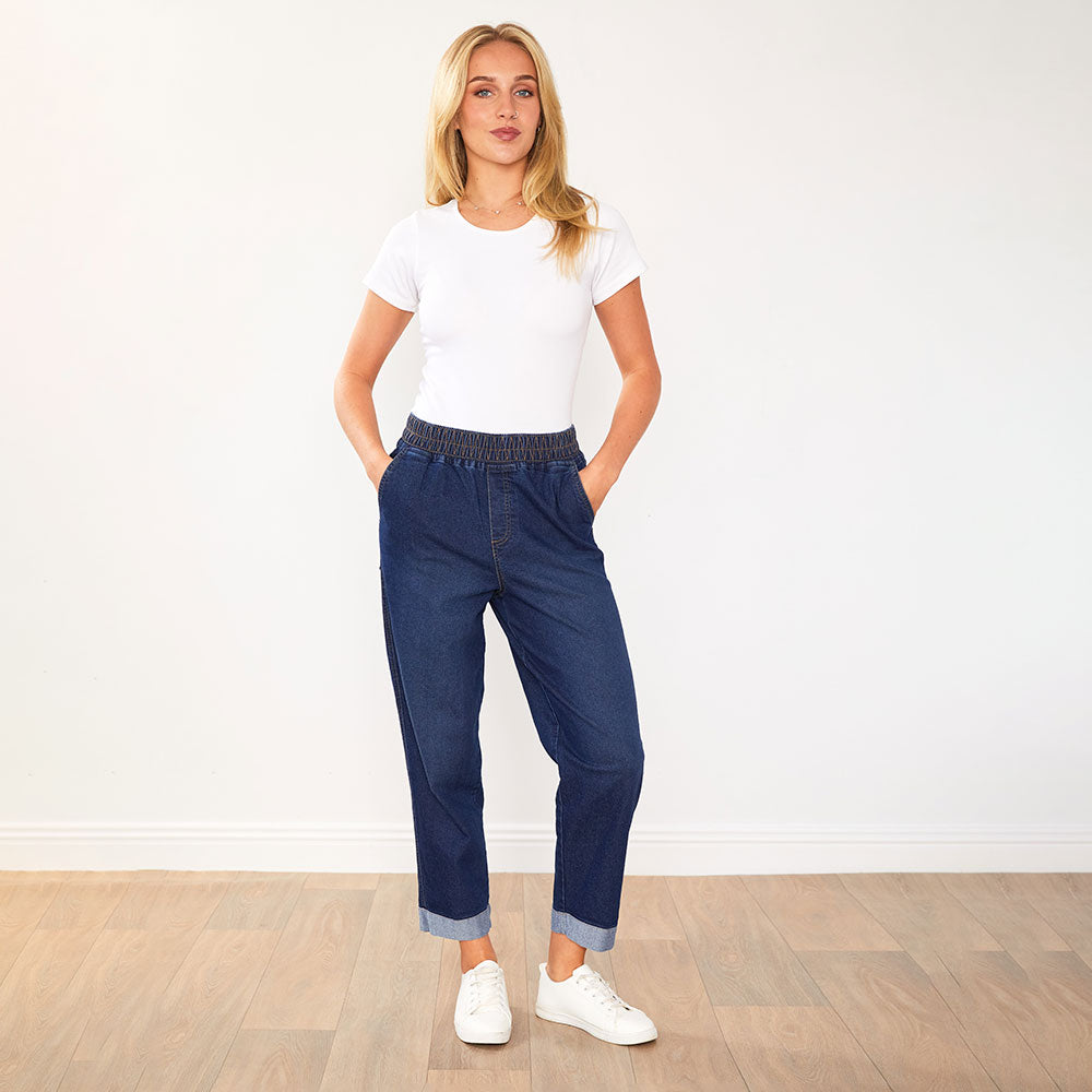Kia Jeans (Denim Blue) + Orla Top white for €52.00
