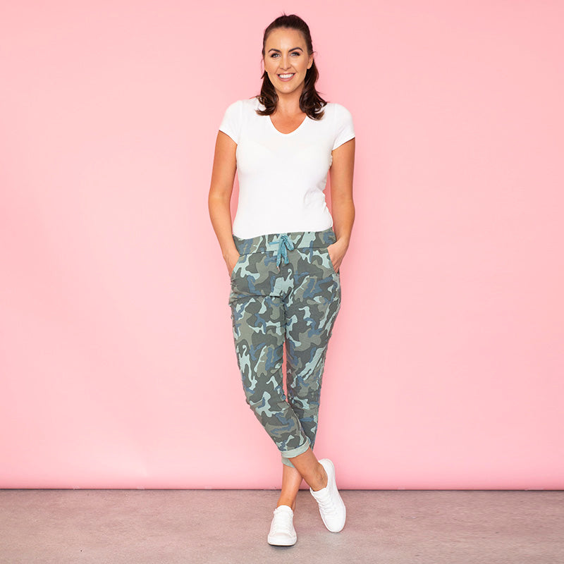 Sia Relaxed Stretch Jogger (Camo)