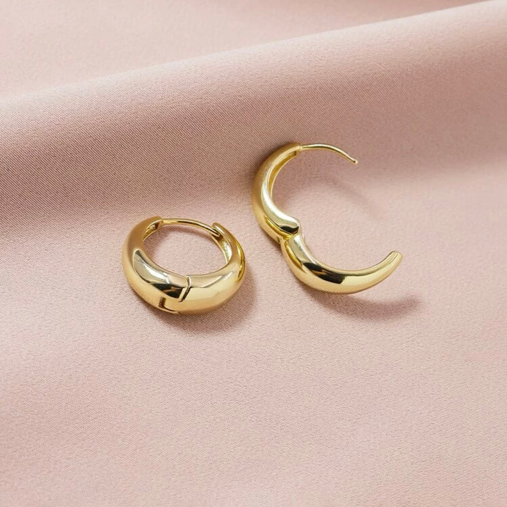 Simple Solid Hoop Earrings (Gold)