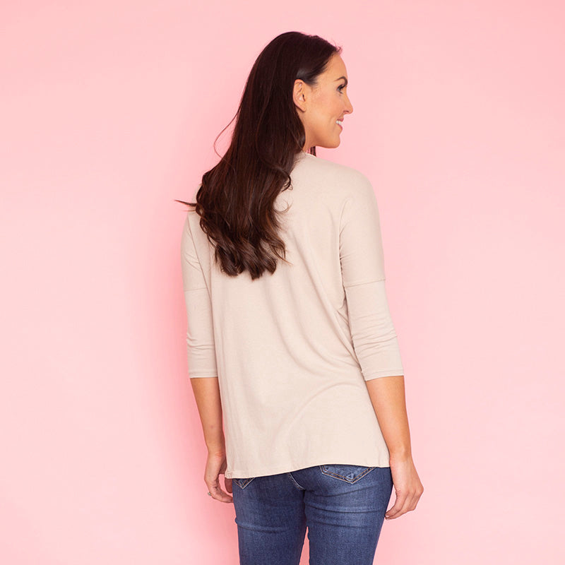 Pia Relaxed Fit V Neck (Hazel)